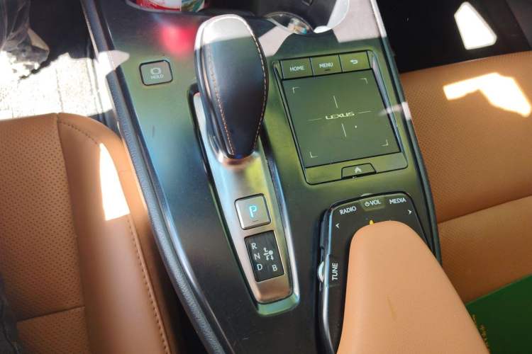 Used Lexus UX New Energy 2020 300e Pure·Joy Edition Gear Lever
