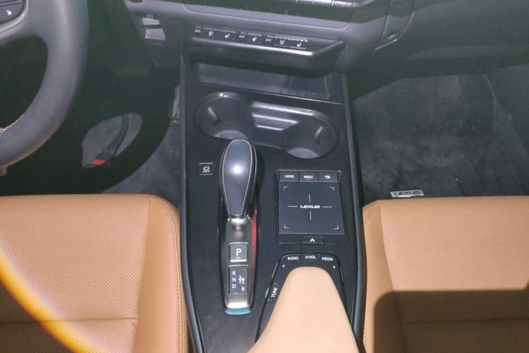 Used Lexus UX New Energy 2020 300e Pure·Joy Edition Gear Lever