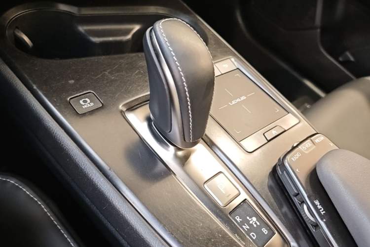 Used Lexus UX New Energy 2020 300e Pure·Joy Edition Gear Lever