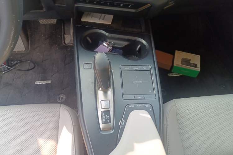 Used Lexus UX New Energy 2020 300e Pure·Joy Edition Gear Lever