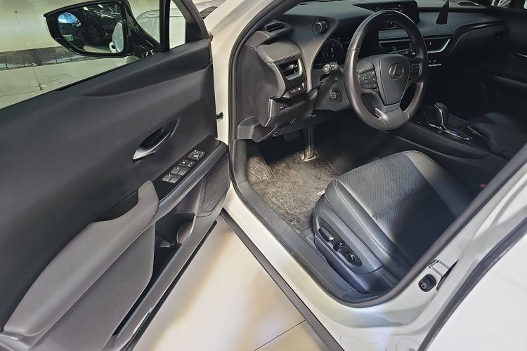 Used Lexus UX New Energy 2020 300e Pure·Joy Edition Interior 2