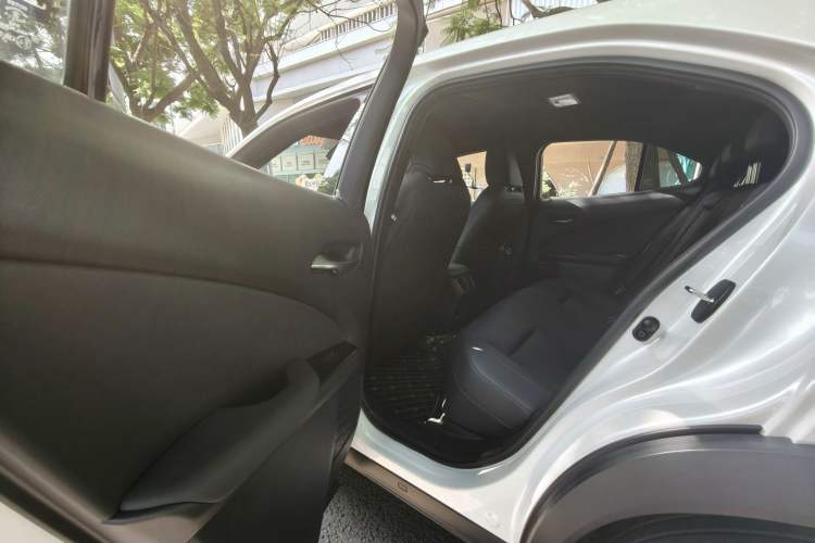 Used Lexus UX New Energy 2020 300e Pure·Joy Edition Interior 5
