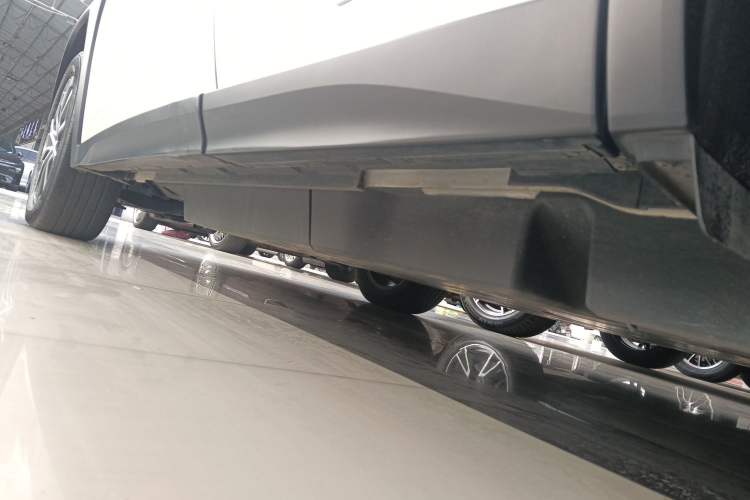 Used Lexus UX New Energy 2020 300e Pure·Joy Edition Left Side Sill