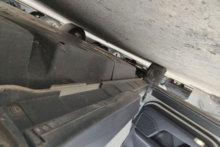 Used Lexus UX New Energy 2020 300e Pure·Joy Edition Left Side Sill