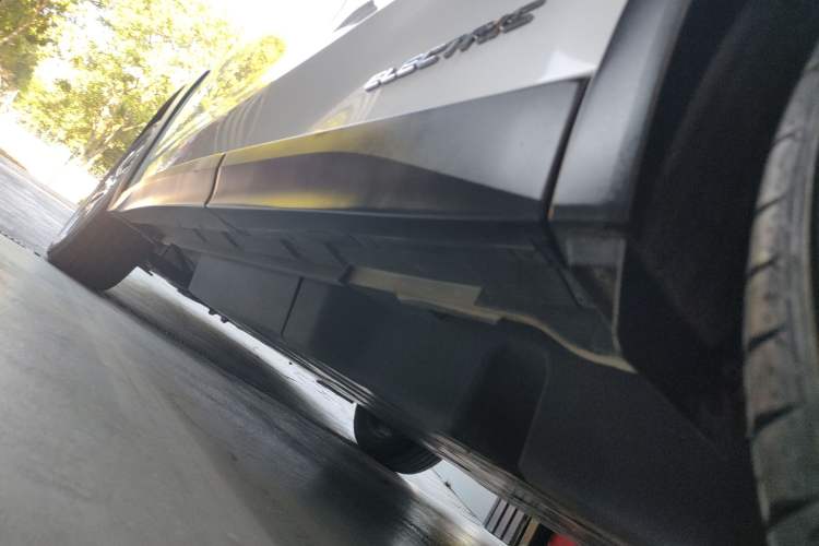 Used Lexus UX New Energy 2020 300e Pure·Joy Edition Left Side Sill