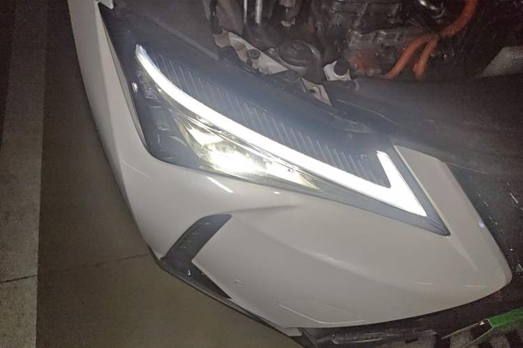 Used Lexus UX New Energy 2020 300e Pure·Joy Edition Right Front Headlight