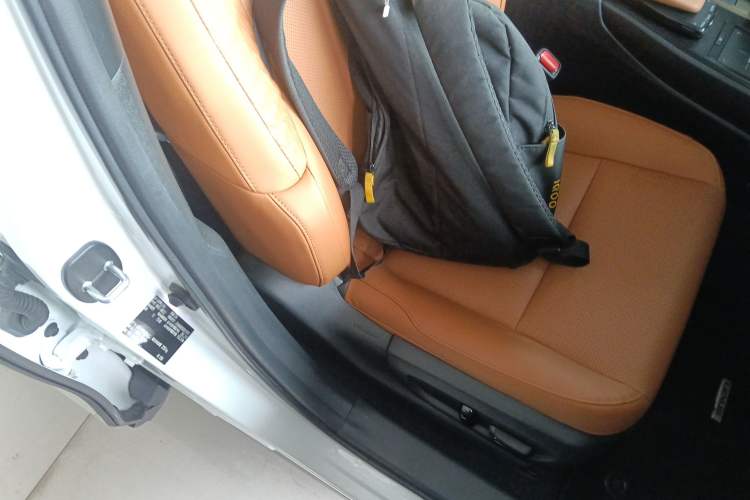 Used Lexus UX New Energy 2020 300e Pure·Joy Edition Right Front Seat