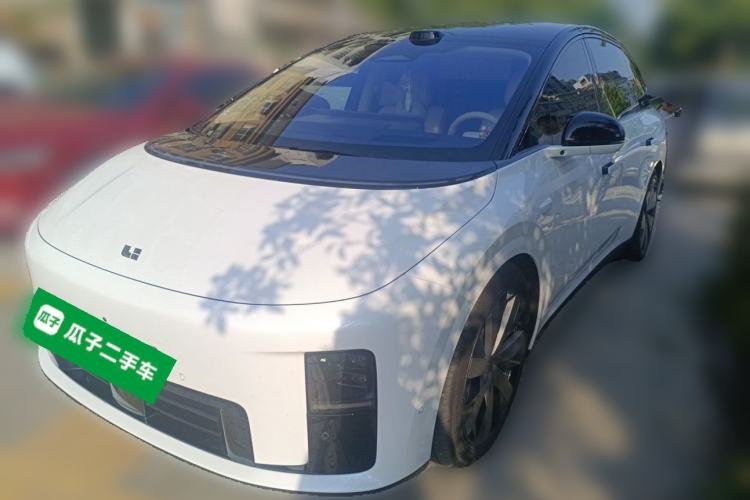 Li Auto i8 2025 Model Standard Version