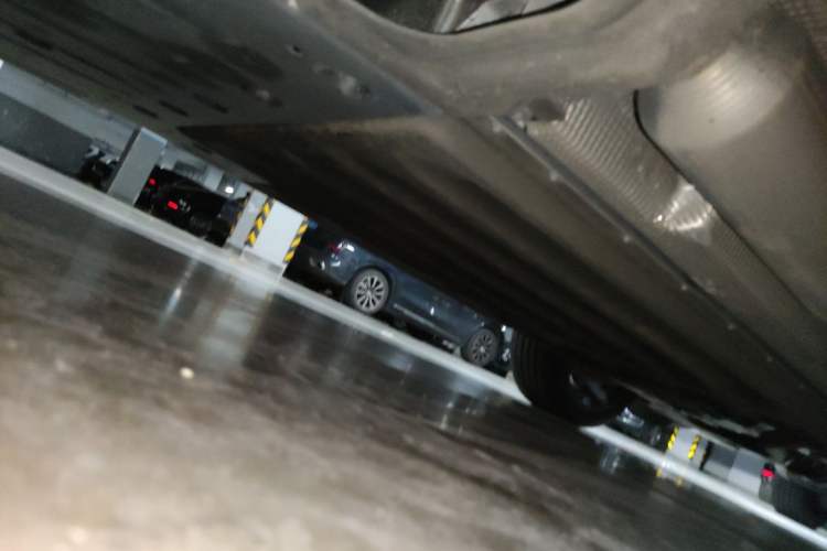 Used Li Auto L6 2024 Max Chassis Rear Right