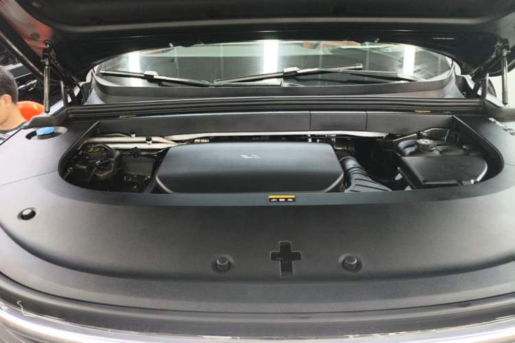 Used Li Auto L6 2024 Pro Model Engine Bay