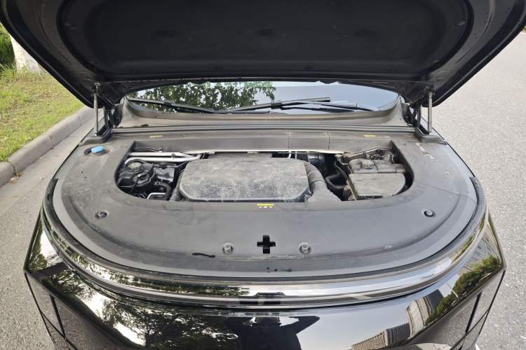 Used Li Auto L6 2024 Pro Model Engine Bay