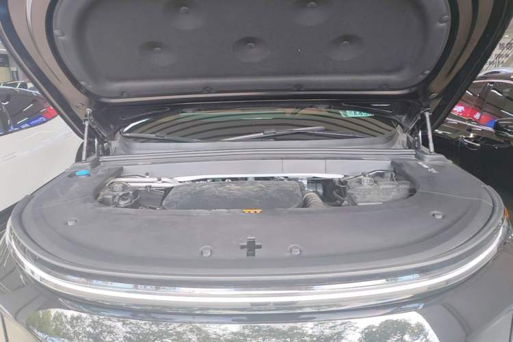 Used Li Auto L6 2024 Pro Model Engine Bay