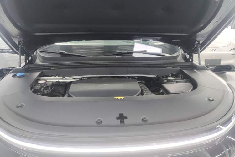 Used Li Auto L6 2024 Pro Model Engine Bay