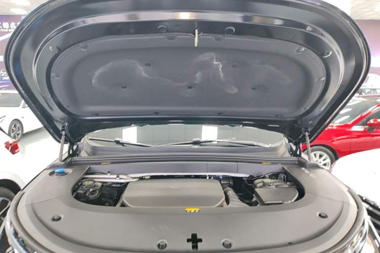 Used Li Auto L6 2024 Pro Model Engine Bay