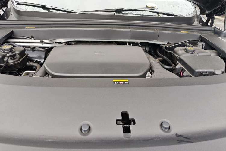 Used Li Auto L6 2024 Max Engine Bay
