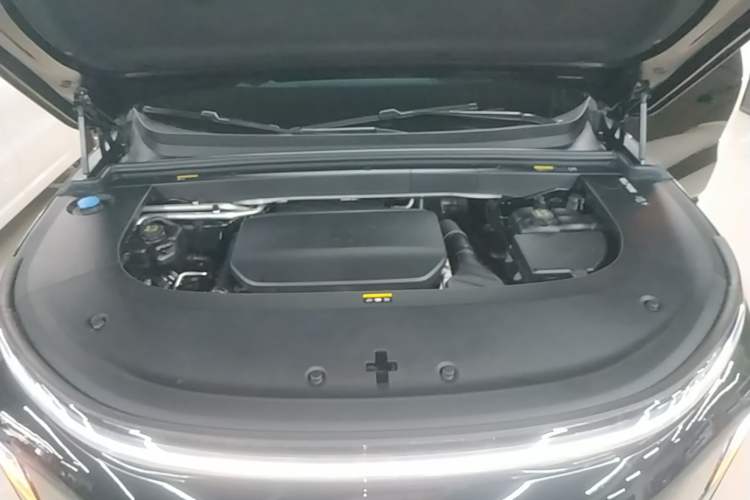 Used Li Auto L6 2024 Pro Model Engine Bay