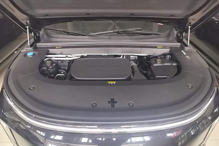Used Li Auto L6 2024 Pro Model Engine Bay