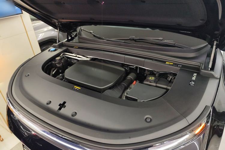 Used Li Auto L6 2024 Pro Model Engine Bay