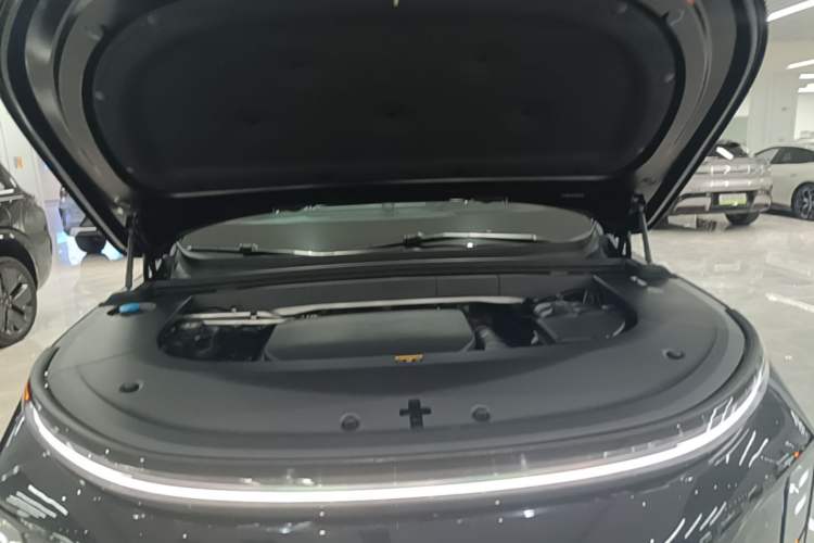 Used Li Auto L6 2024 Pro Model Engine Bay