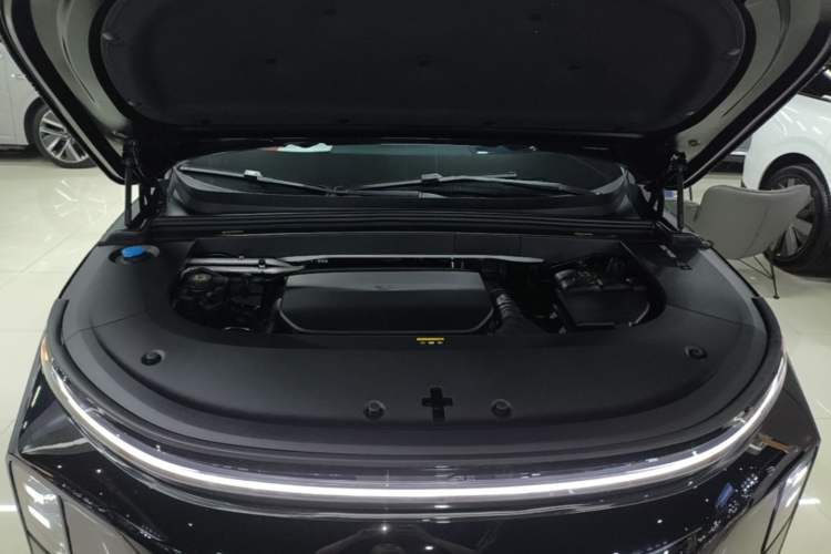 Used Li Auto L6 2024 Pro Model Engine Bay