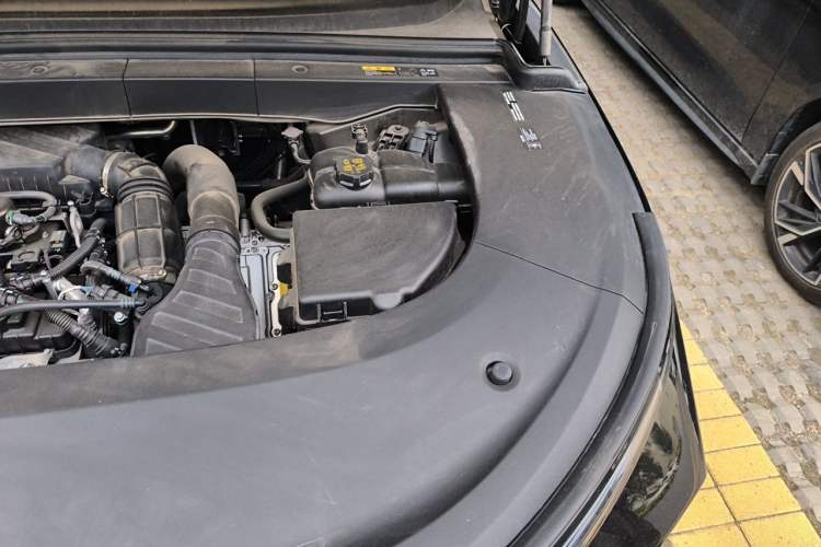 Used Li Auto L6 2024 Pro Model Engine Bay Left