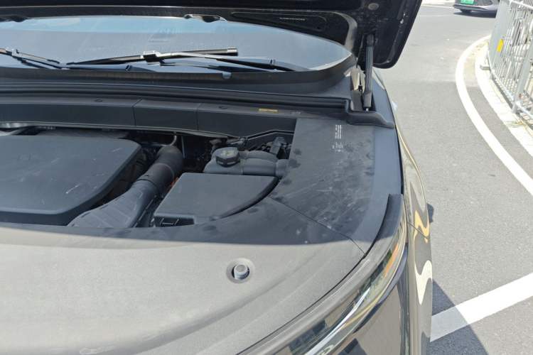 Used Li Auto L6 2024 Max Engine Bay Left