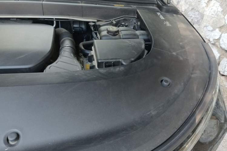 Used Li Auto L6 2024 Pro Model Engine Bay Left
