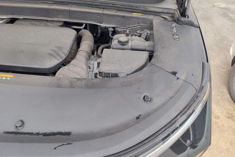 Used Li Auto L6 2024 Pro Model Engine Bay Left