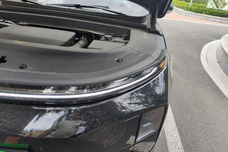Used Li Auto L6 2024 Pro Model Engine Bay Left