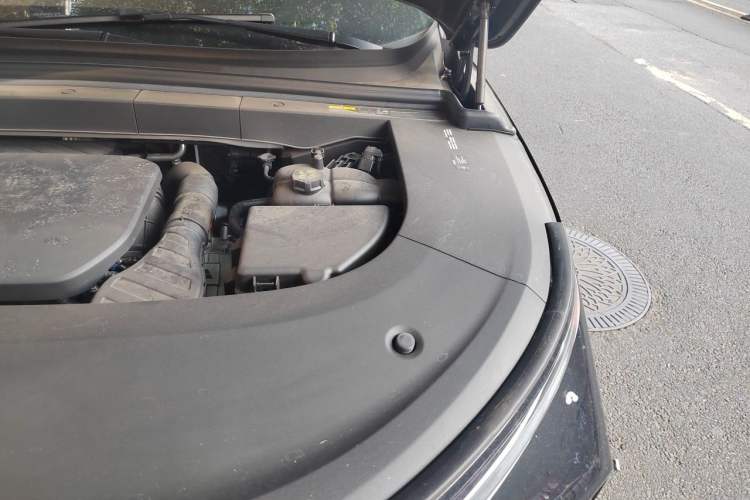 Used Li Auto L6 2024 Max Engine Bay Left