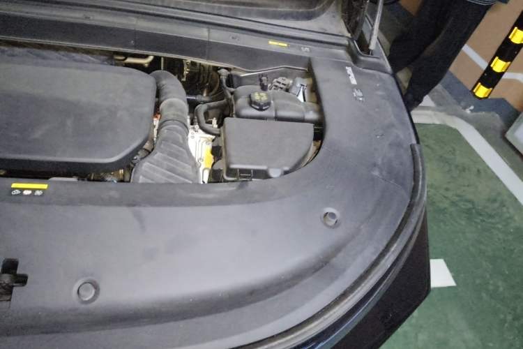Used Li Auto L6 2024 Pro Model Engine Bay Left