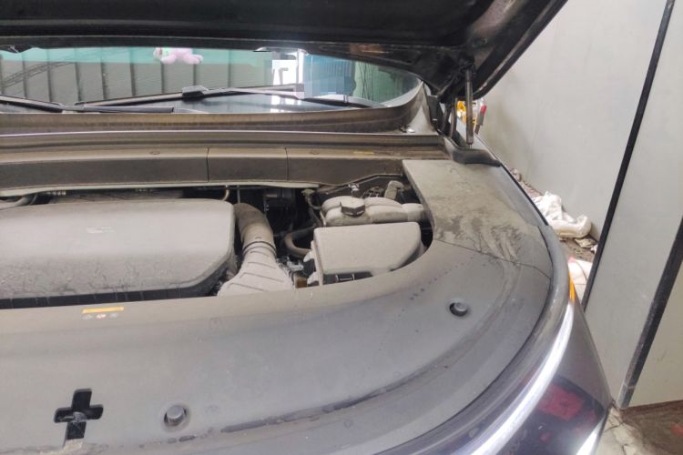 Used Li Auto L6 2024 Pro Model Engine Bay Left