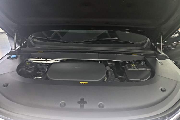 Used Li Auto L6 2024 Pro Model Engine Bay