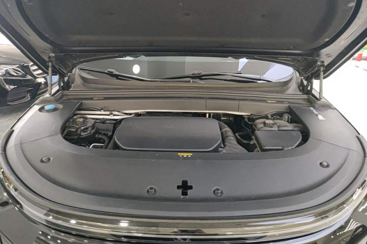 Used Li Auto L6 2024 Pro Model Engine Bay