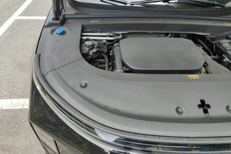 Used Li Auto L6 2024 Max Engine Bay Right