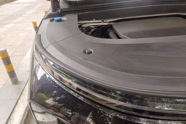 Used Li Auto L6 2024 Pro Model Engine Bay Right