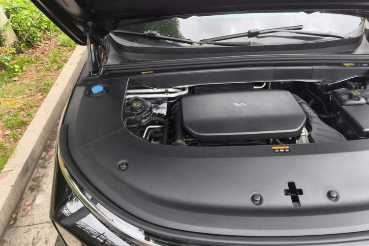Used Li Auto L6 2024 Pro Model Engine Bay Right