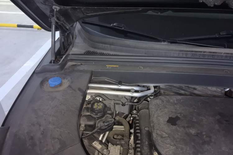 Used Li Auto L6 2024 Pro Model Engine Bay Right
