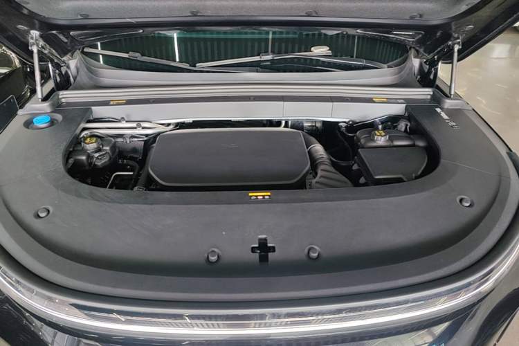Used Li Auto L6 2024 Pro Model Engine Bay