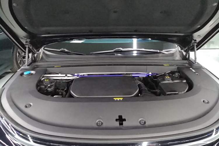 Used Li Auto L6 2024 Pro Model Engine Bay