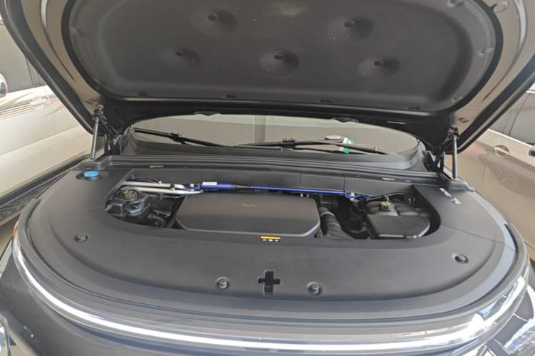 Used Li Auto L6 2024 Pro Model Engine Bay