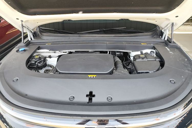 Used Li Auto L6 2024 Pro Model Engine Bay
