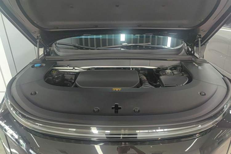 Used Li Auto L6 2024 Pro Model Engine Bay