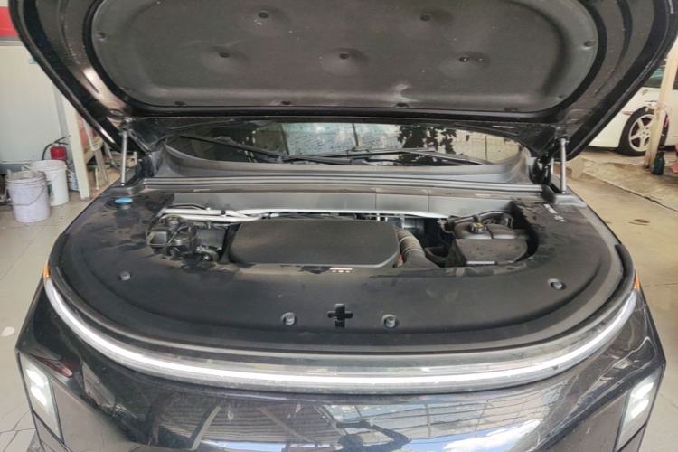 Used Li Auto L6 2024 Pro Model Engine Bay