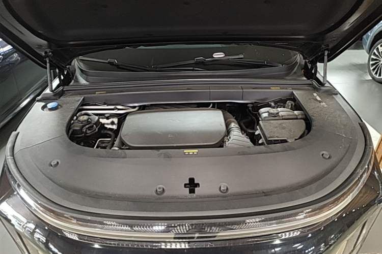 Used Li Auto L6 2024 Pro Model Engine Bay