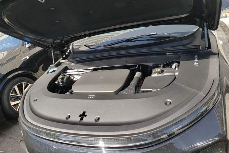Used Li Auto L6 2024 Pro Model Engine Bay