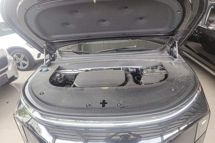 Used Li Auto L6 2024 Max Engine Bay