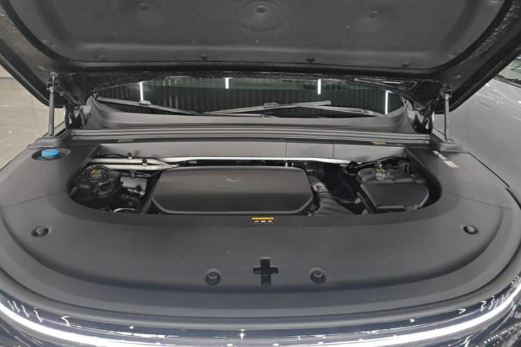 Used Li Auto L6 2024 Pro Model Engine Bay