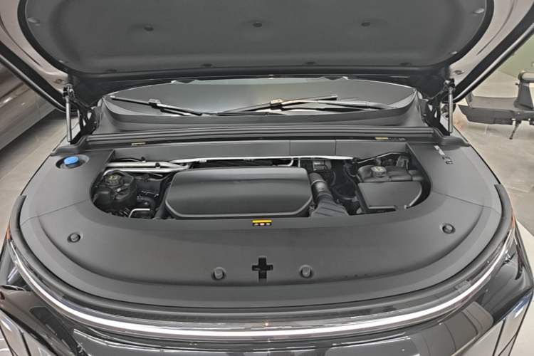 Used Li Auto L6 2024 Pro Model Engine Bay
