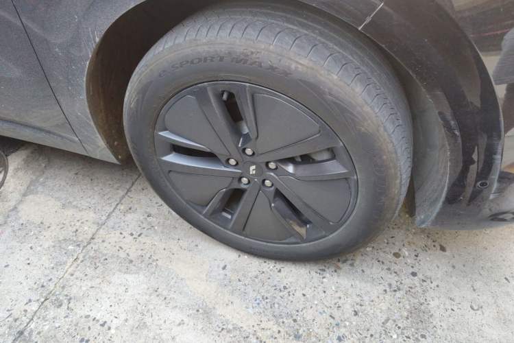 Used Li Auto L6 2024 Pro Model Exterior 1